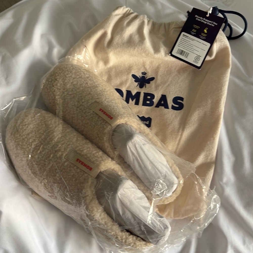 NWT Bombas slippers. Size 11 women.